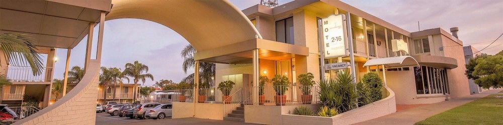 Commodore Mildura Motel Bagian luar foto