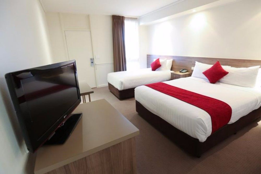Commodore Mildura Motel Bagian luar foto