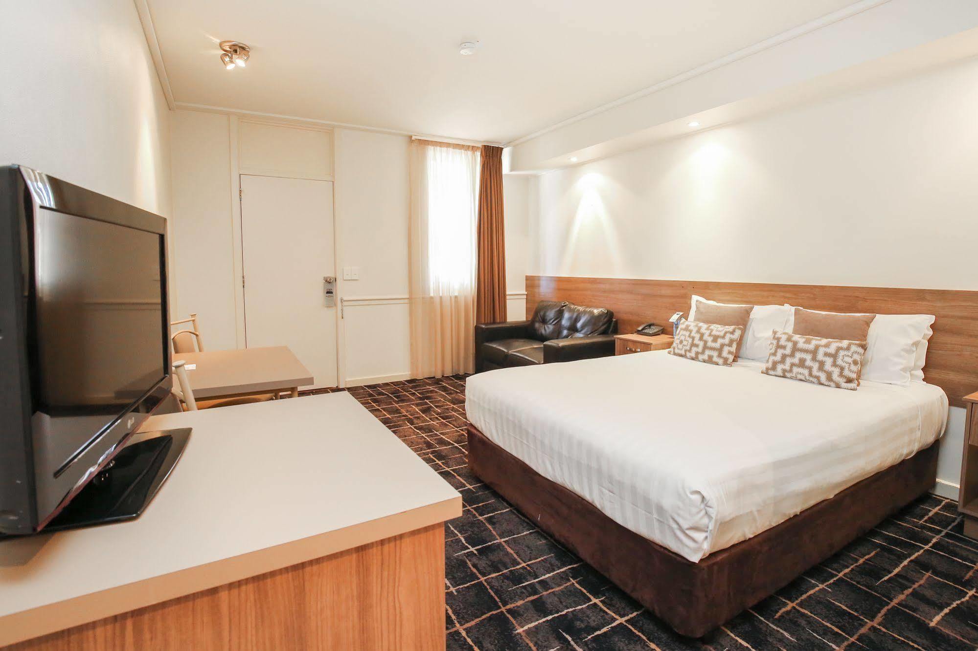 Commodore Mildura Motel Bagian luar foto