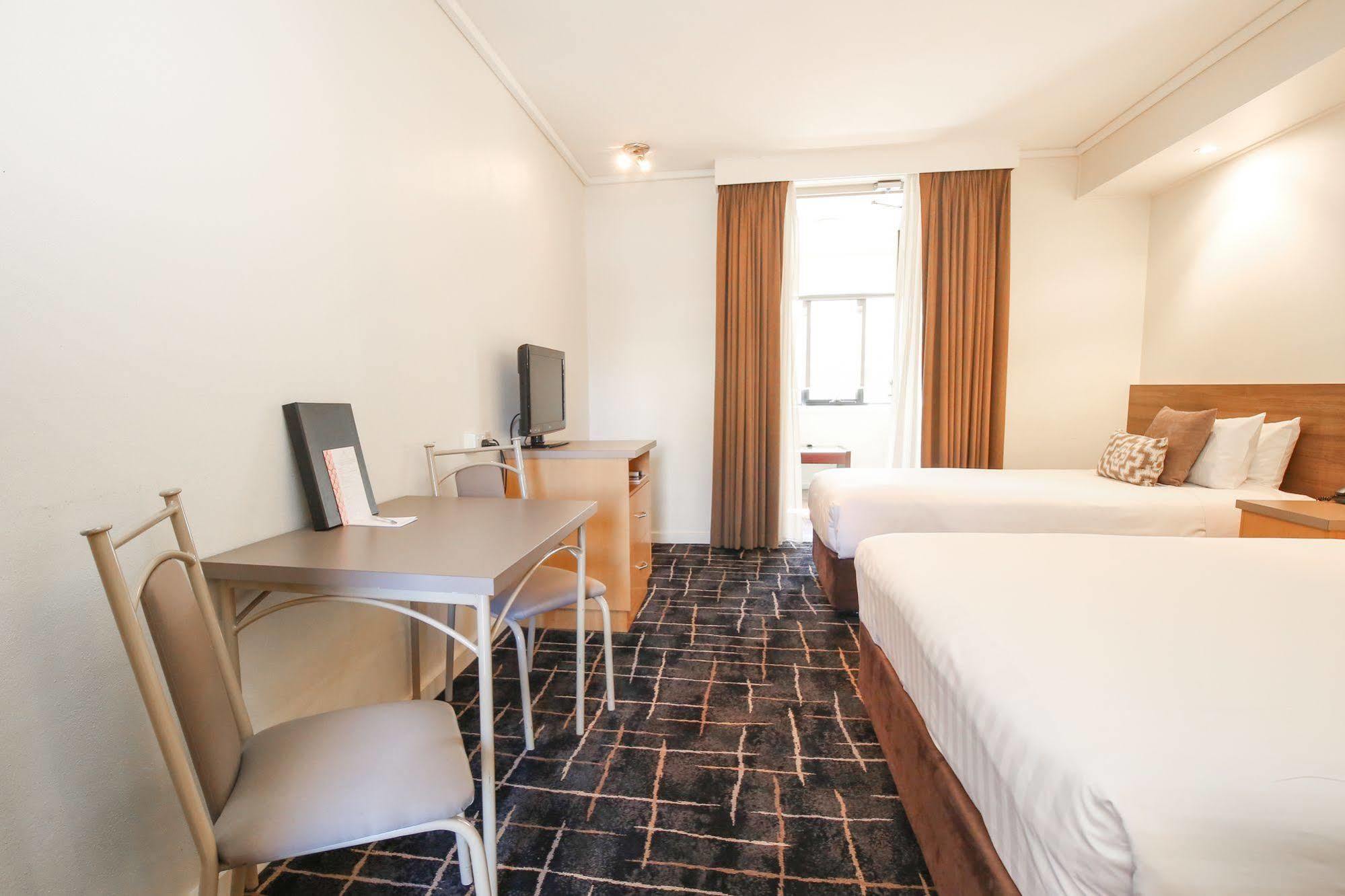 Commodore Mildura Motel Bagian luar foto